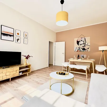 Living - Zentrumslage Parkplatz Babybett * Budyšín