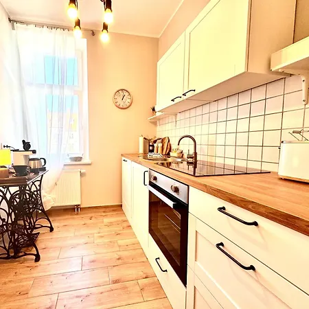 Living - Zentrumslage Parkplatz Babybett