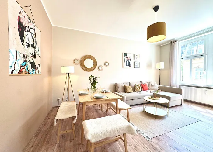 Living - Zentrumslage Parkplatz Babybett